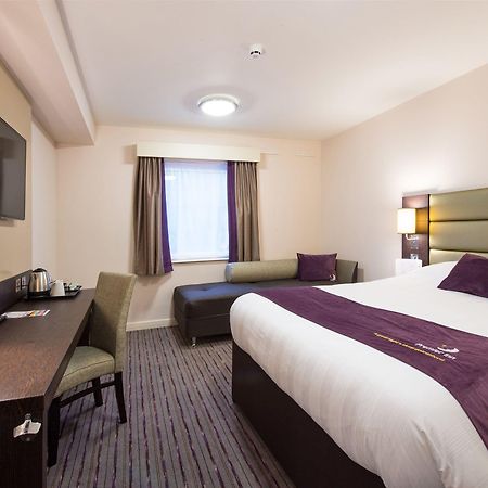 Premier Inn Maidenhead Town Centre Exterior foto